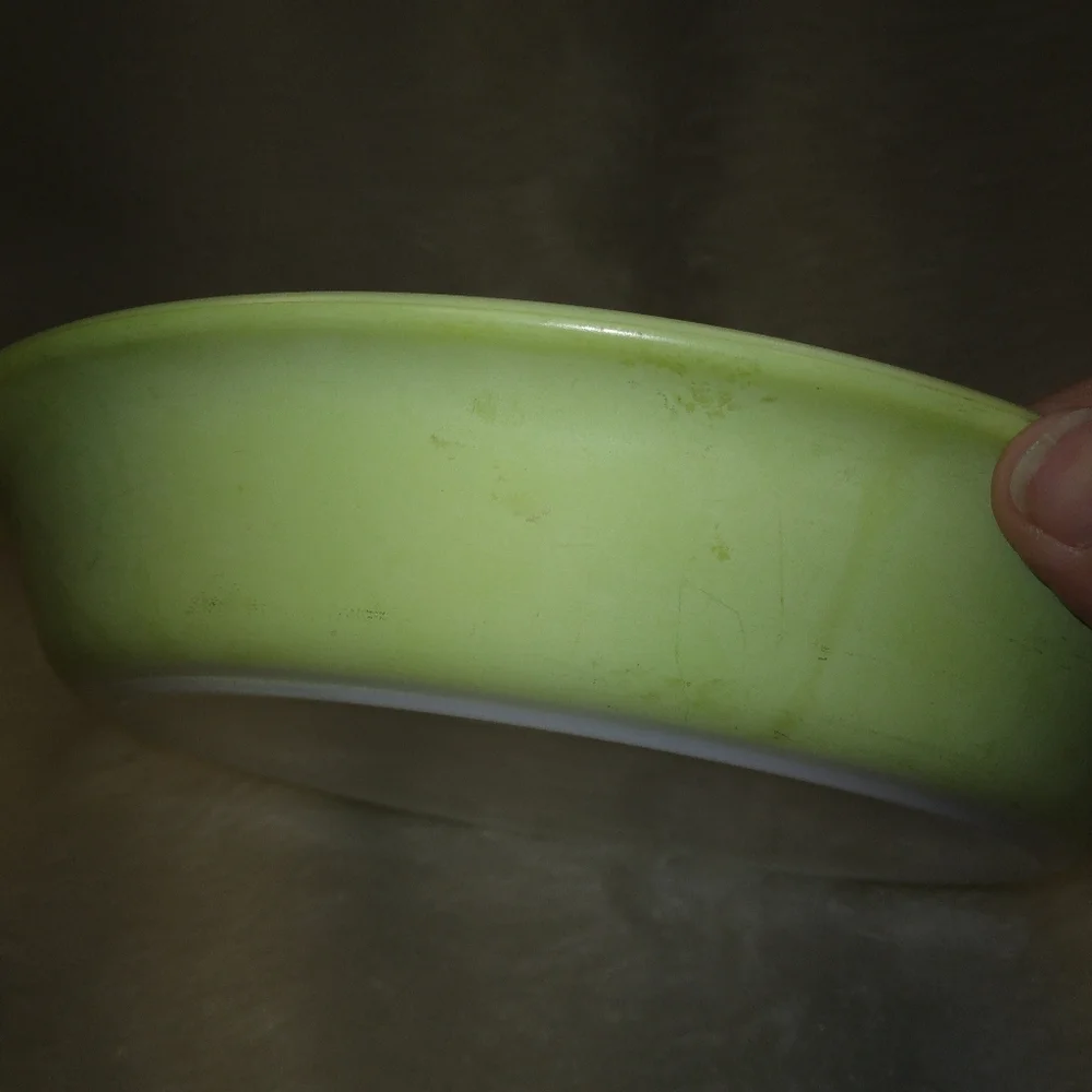 PYREX 209 Lime Green 8.5 inch pie plate